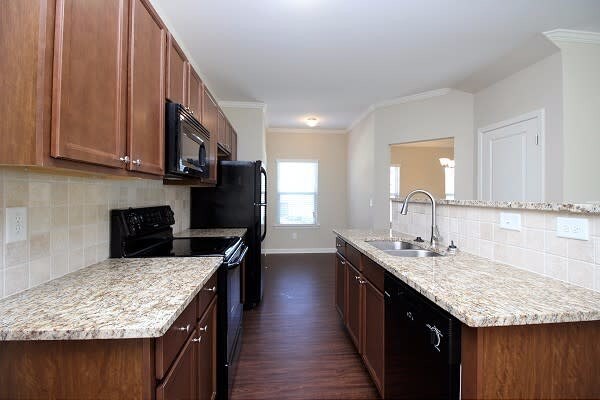 Foto principal - 3415 Village Park Ln SW