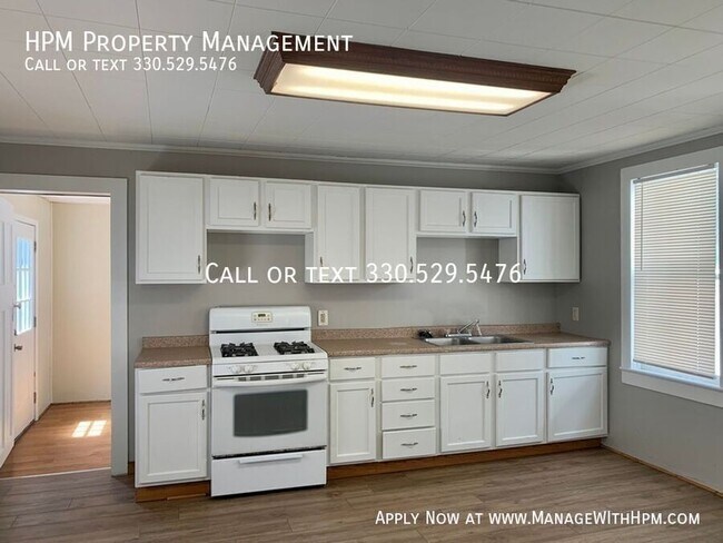 Building Photo - 205 6th St NW