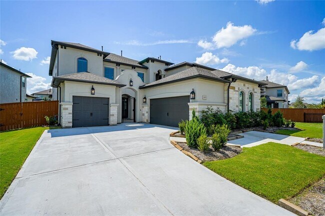 Building Photo - 11810 Dalhousie Dr