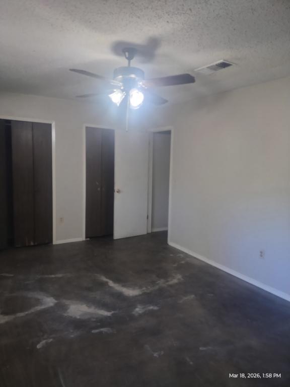 Foto del edificio - 412 Birdsong Ln