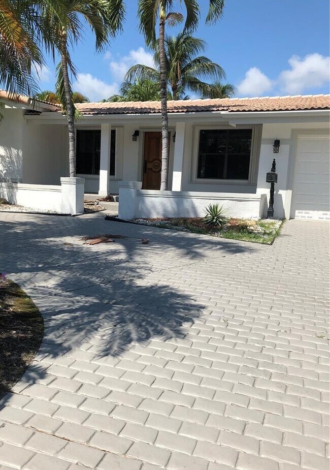 Building Photo - 612 Hibiscus Dr