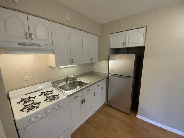 Kitchen - 8309 Keating Ave