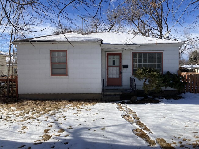 Building Photo - 4301 S Clarkson St