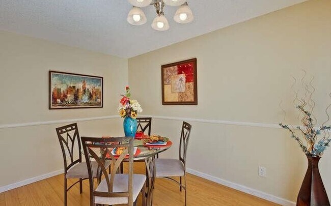 Foto del edificio - 1682 Cedarcreek Dr