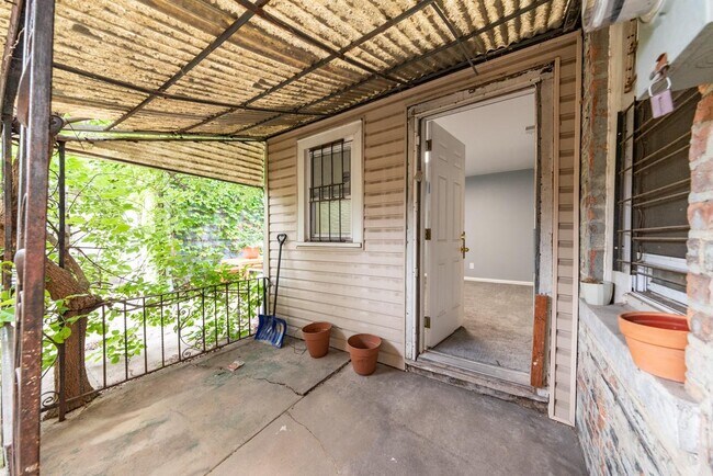 Building Photo - 3 bedroom in Chicago IL 60622