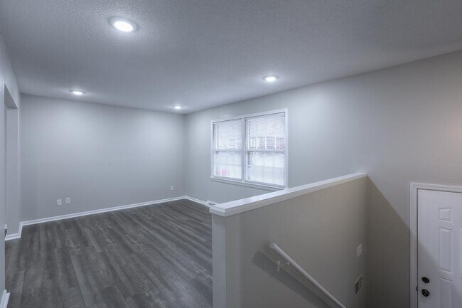 Foto del edificio - 6725 NW Hilldale Dr
