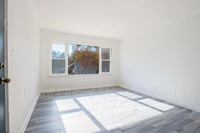 Foto del edificio - 3406 E Waterman St