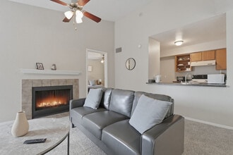 Building Photo - 317 Peach Creek Crescent