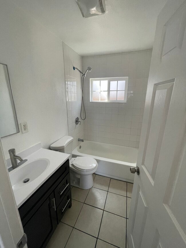 Building Photo - 533 E 36th St