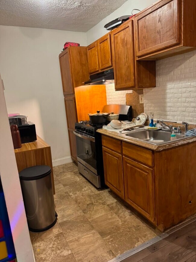 Foto del edificio - 1428 Devereaux Ave