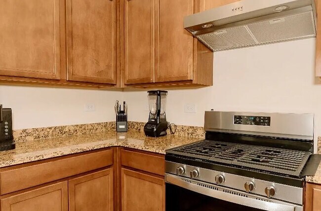 Foto del edificio - Room in House on Okeechobee Ct