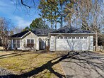 Primary Photo - 201 Red Oak Lane