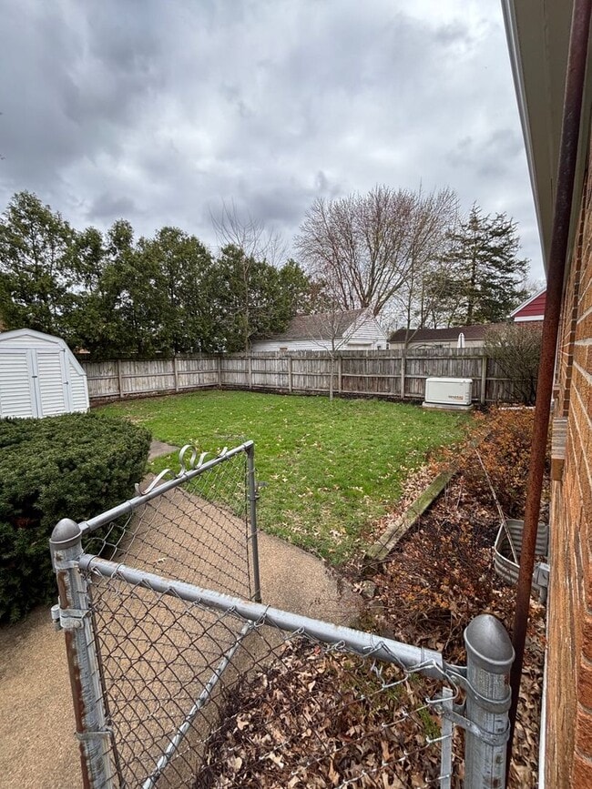 Building Photo - 709 Mulford Dr SE