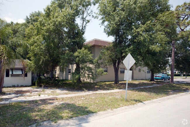 Building Photo - 8935 Dr Ml King St