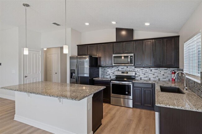 Foto del edificio - 2256 GLADIOLUS Ln