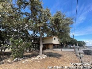 Building Photo - 423 Carpenter Dr