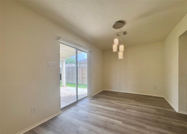 Foto del edificio - 8930 Aspen Pl Dr