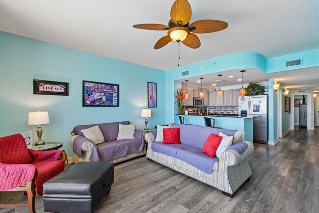 Foto del edificio - 15817 Front Beach Rd