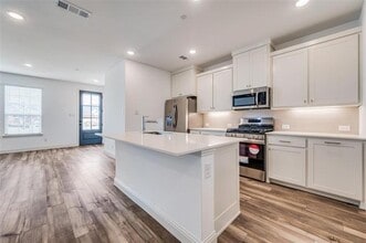 Building Photo - 8940 Samara St
