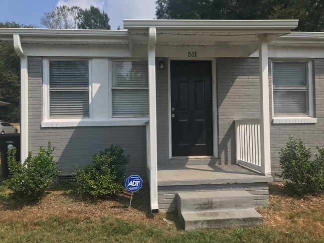 Building Photo - 2Bed/1Ba Duplex close to Downtown Concord Fully Renovated with Laundry Room on Site