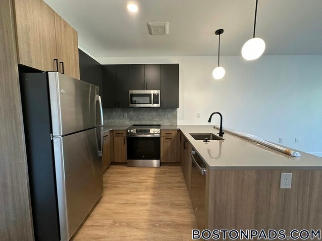 Building Photo - 199 Gardner St