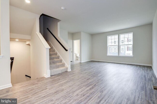 Foto del edificio - 3108 Laurel Hl Rd