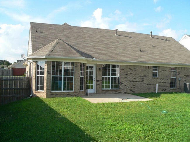Building Photo - 2765 Rutherford Dr
