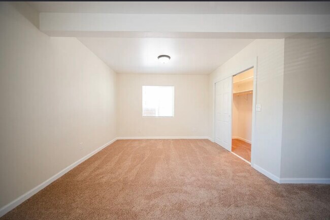 Building Photo - 315 Atrisco Dr SW