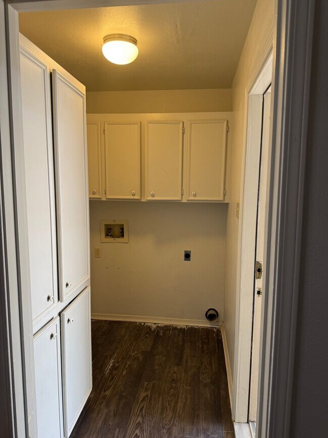 Foto del edificio - 2 Bedroom/ 2 Bathroom Townhome
