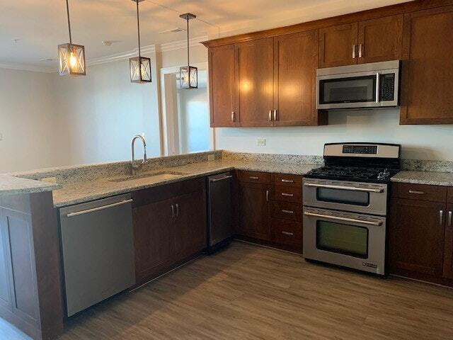 Building Photo - 2041 Overhill Drive, Unit 301