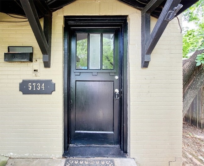 Photo - 5734 Worth St Apartment