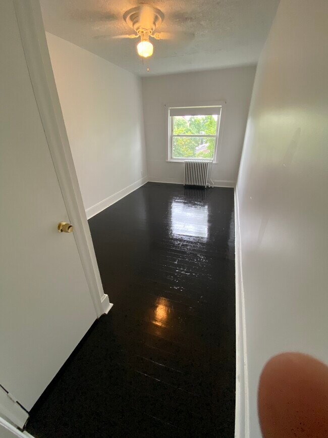 Foto del edificio - 140 Farnsworth Ave