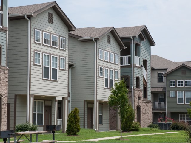 Foto principal - 2200 Bellamy Dr