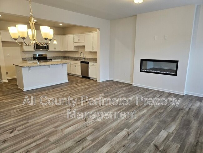 Building Photo - 256 Dupont Dr