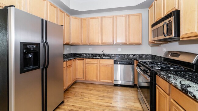 Kitchen - 1632 N Damen Ave
