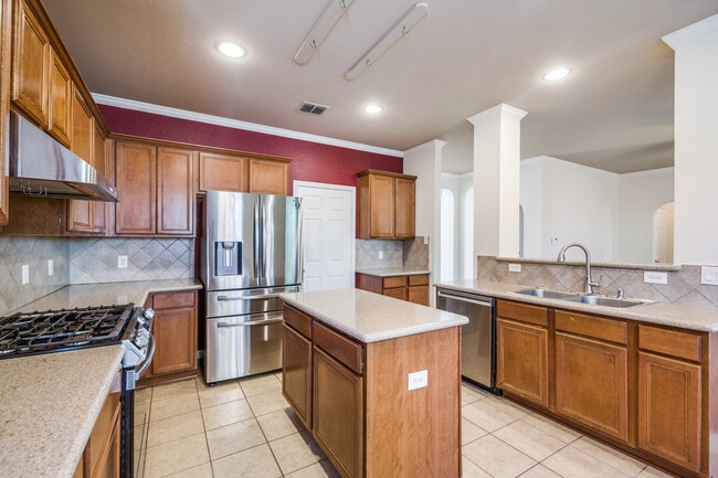 Foto del edificio - 503 Wildgrove Ln