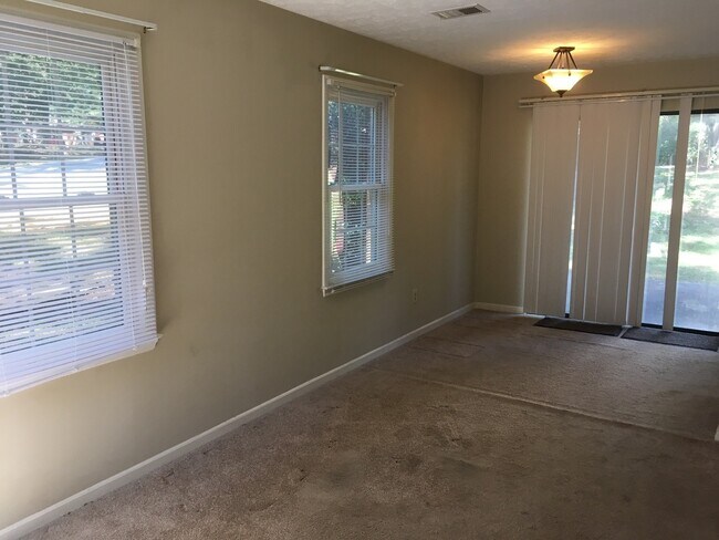 Building Photo - 155/157 Windy Hill Court Duplex