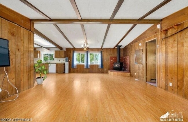 Building Photo - Rare Find! Spacious East Anchorage Home wi...