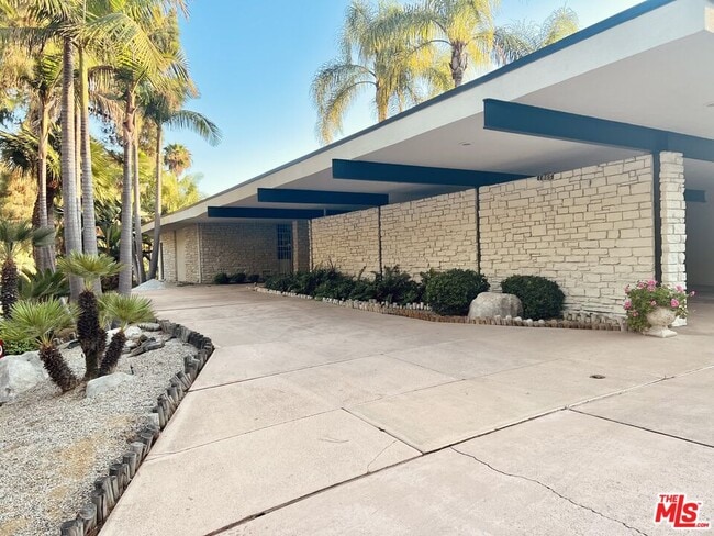 Building Photo - 1865 Loma Vista Dr