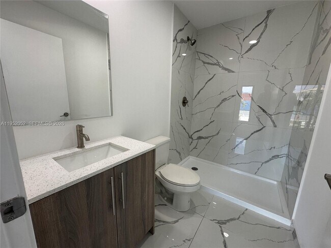 Foto del edificio - 232 NW 13th Ct