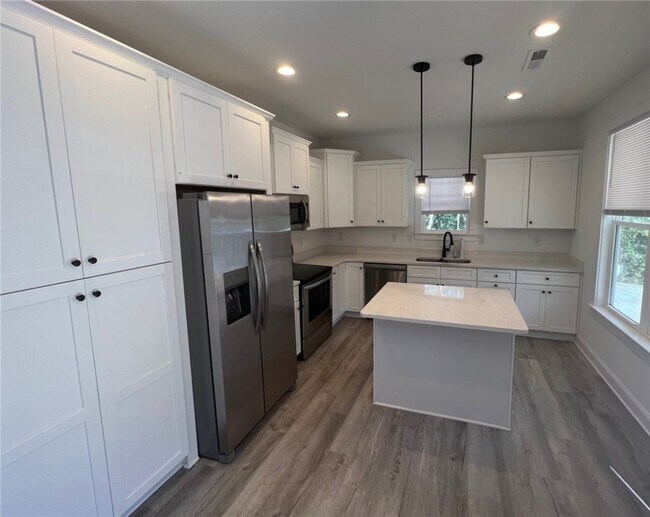 Foto del edificio - 300 Willow Ct