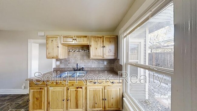 Building Photo - 219 N Institute St