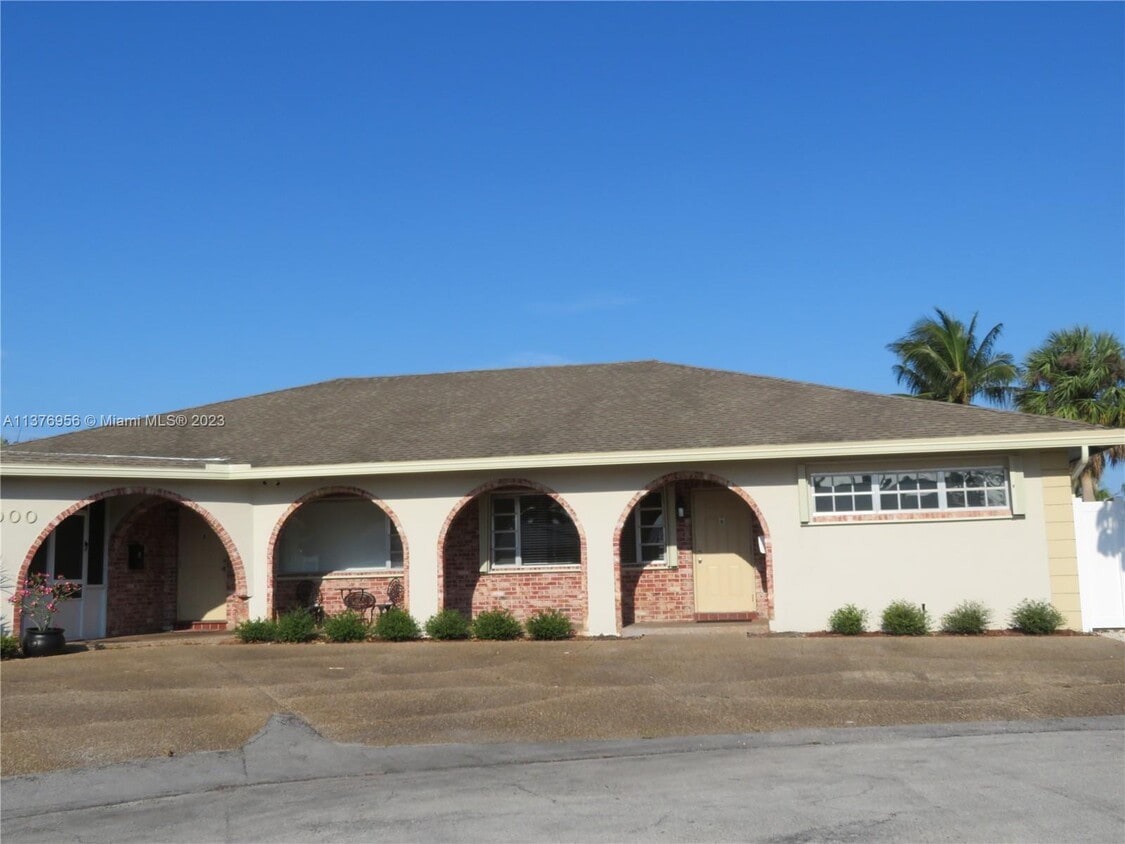 3000 NE 19th Terrace Unit B, Lighthouse Point, FL 33064 Room for Rent