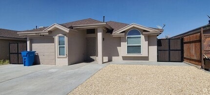 Building Photo - 10373 Valle del Mar Dr