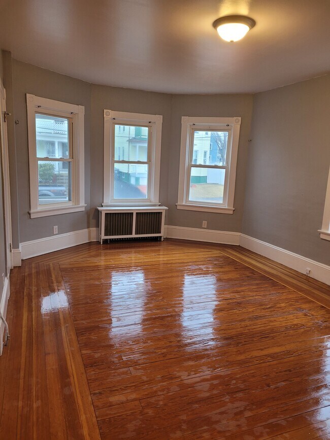 9 Oakland Ave Unit 1, Cranston, RI 02910 Apartments in Cranston, RI