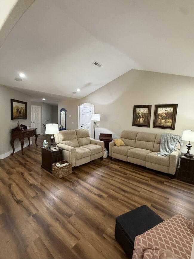 Sala de estar - 3765 Atlanta Pl