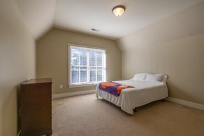 Foto del edificio - 101 West Ln