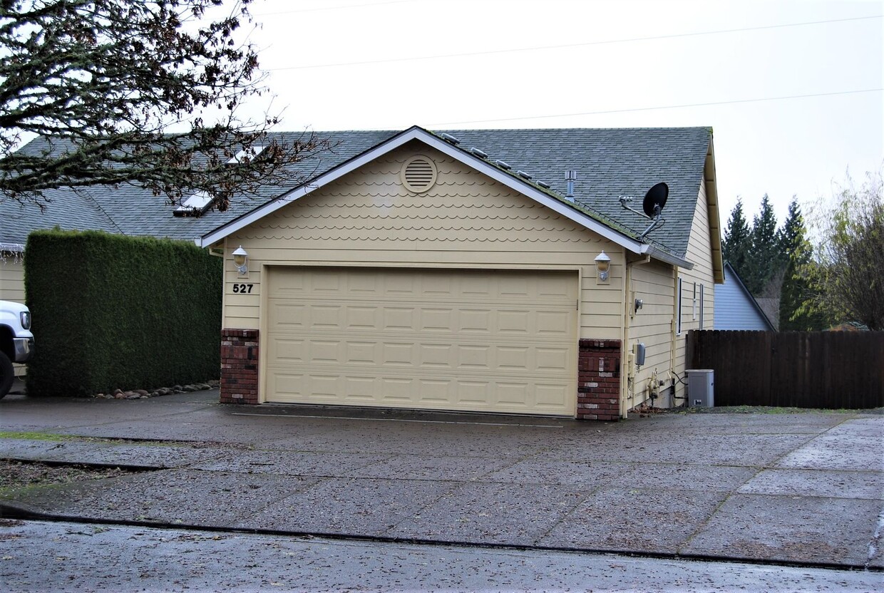 Foto principal - Well, Maintained 3 Bedroom McMinnville OR