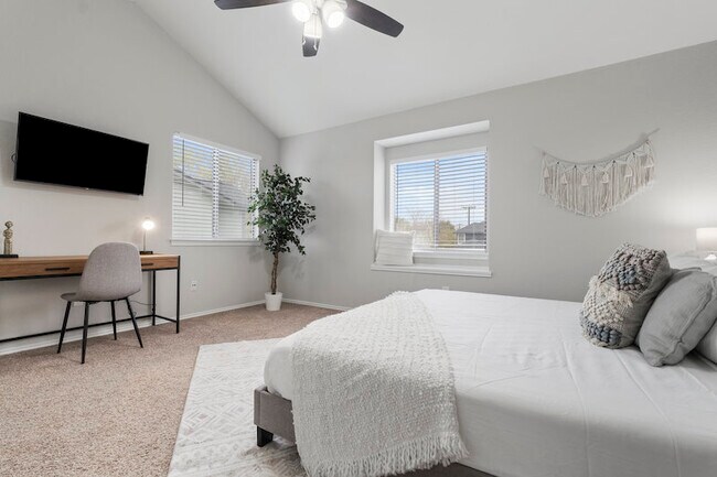 Foto del edificio - 2216 Silverleaf Ln
