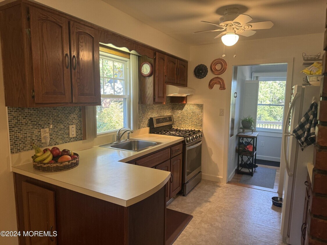 Primary Photo - 712 Radnor Ave